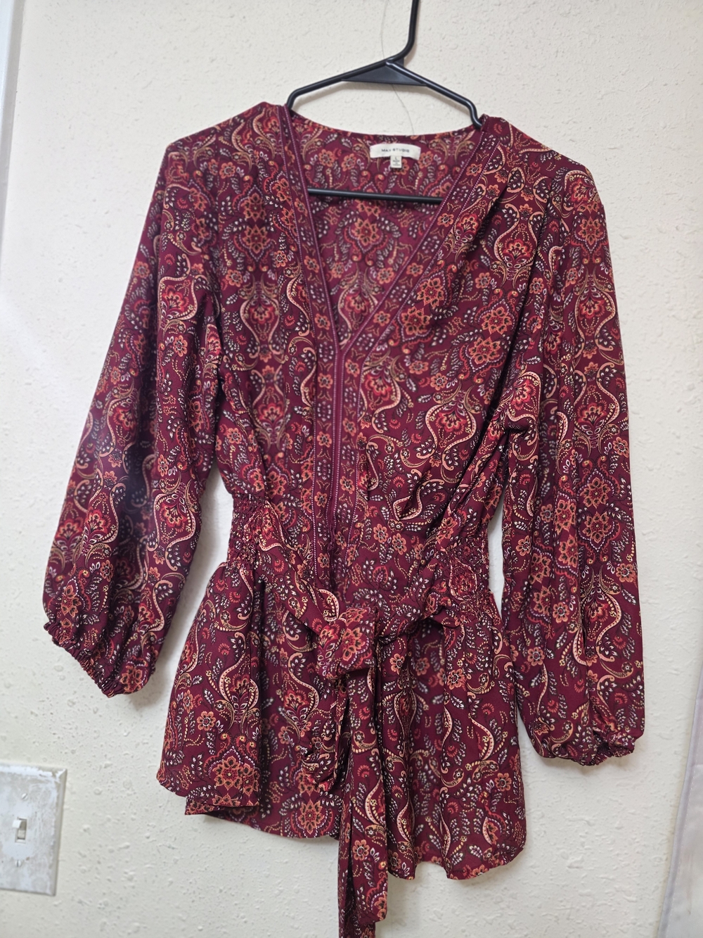 Woven V-Neck Tie-Waist Top in Burnt Red - Picture 4 of 8